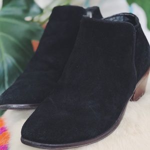 ➳ Crown Vintage Suede Booties ➳